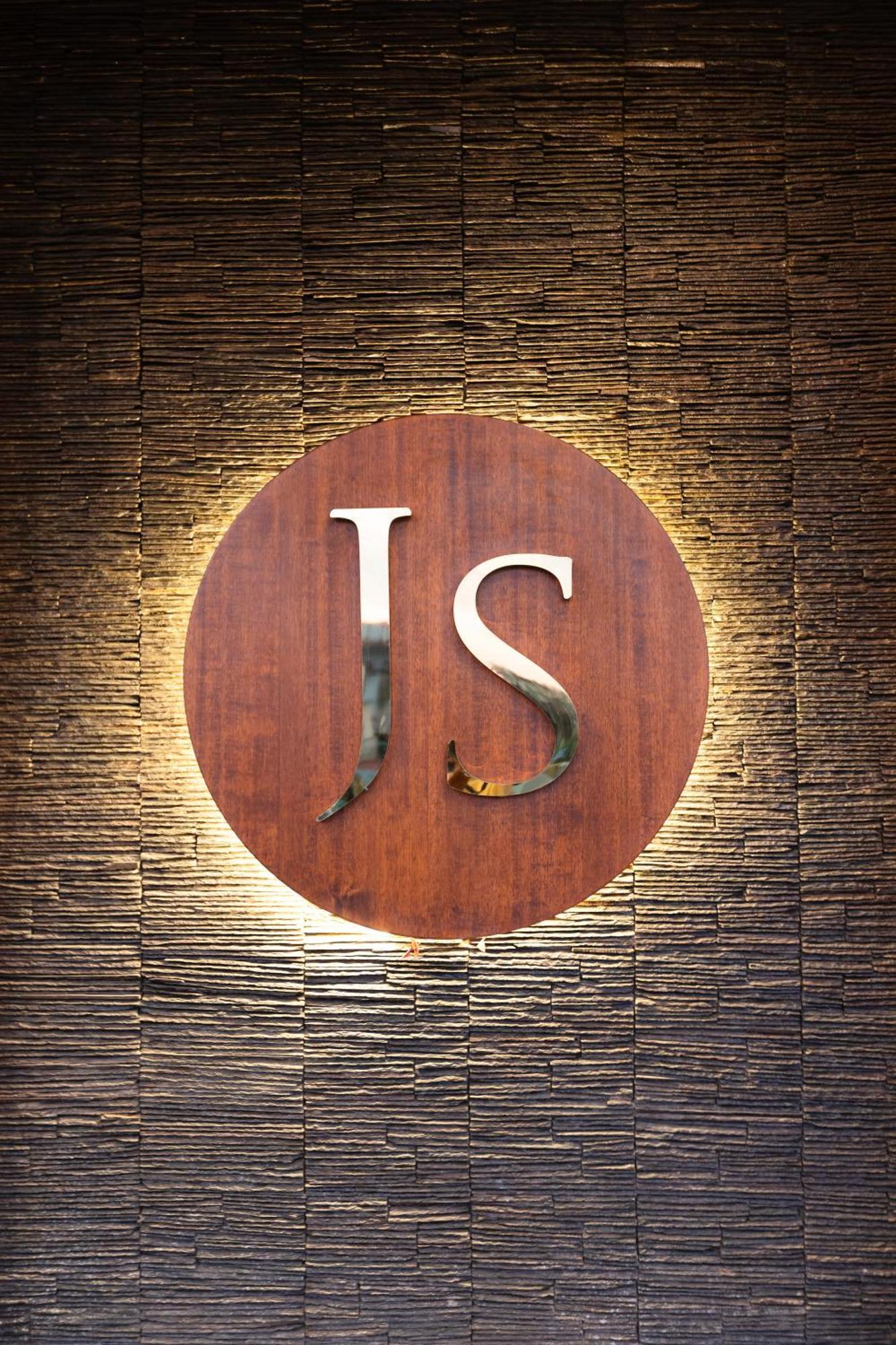 Hotel Js Souvenir Dehradun Exterior foto